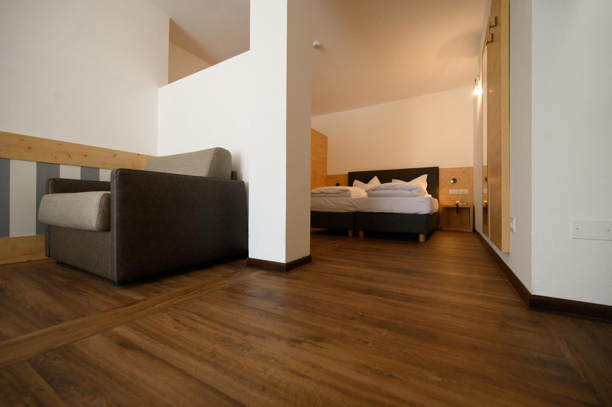 Hotel Stella Alpina Spiazzi Di Caprino Buitenkant foto